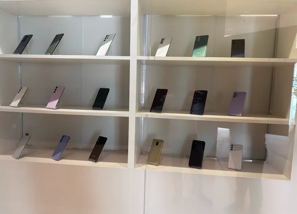 Wholesale Smartphones from Ultra RS – Official Brand Devices